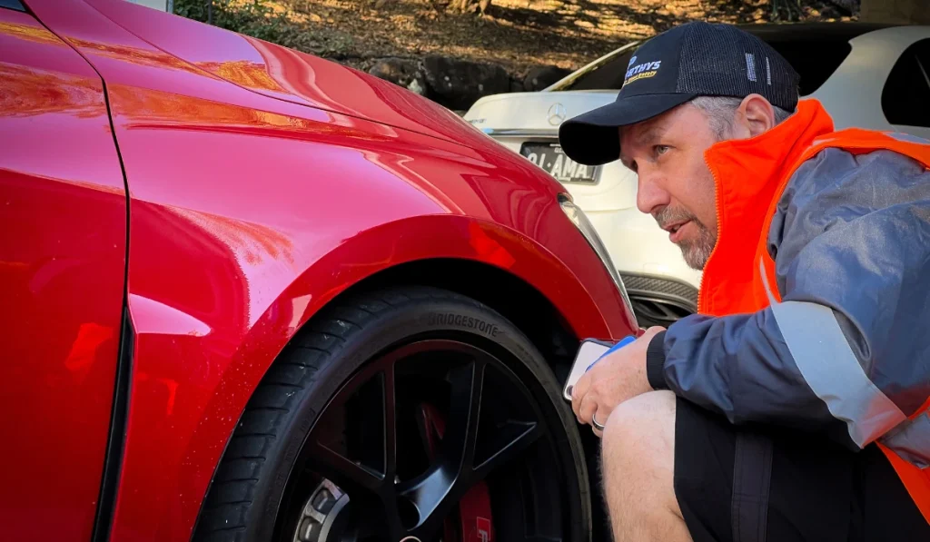 pre-purchase inspector checks for faults