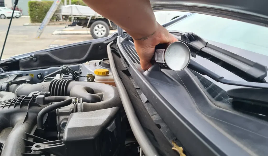 Cleaning Aircon Vents