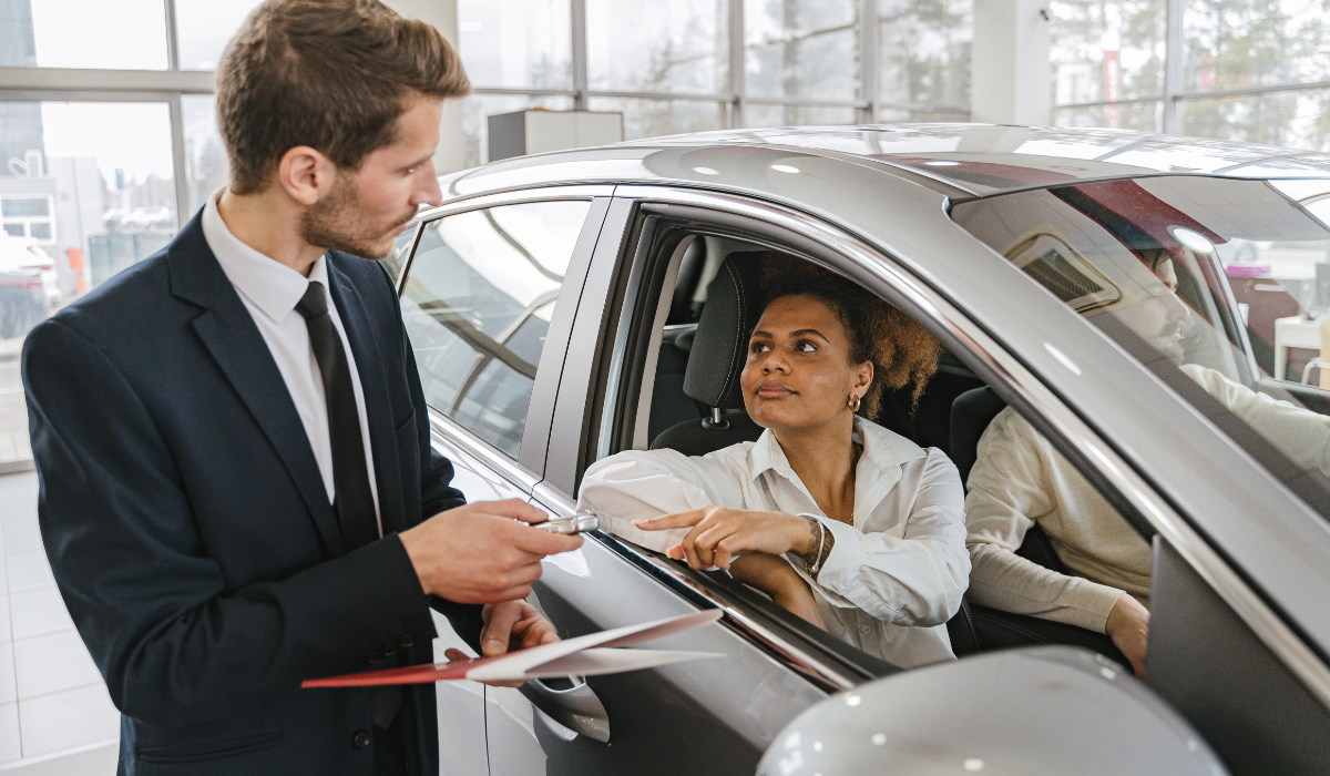 Buying Used Car: Dealer or Private - Which Road to Take?